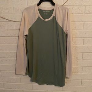 EUC American eagle oversize long sleeve sweater